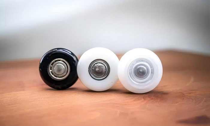 Advantages of Nylon Rollers Over Steel Rollers in Garage Doors